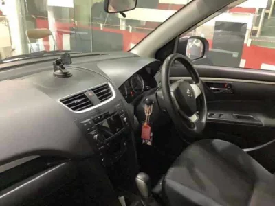 Suzuki SWIFT  с аукциона в Японии