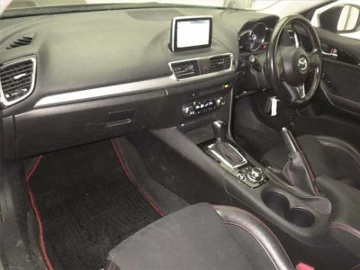 Mazda AXELA  с аукциона в Японии