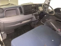 Mitsubishi CANTER лот № 70262 оценка 3  с аукциона в Японии 3