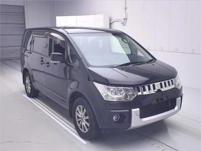 Mitsubishi DELICA D5  с аукциона в Японии