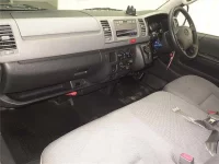 Toyota HIACE VAN лот № 70280 оценка 3.5  с аукциона в Японии 3