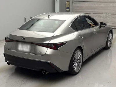 Lexus IS