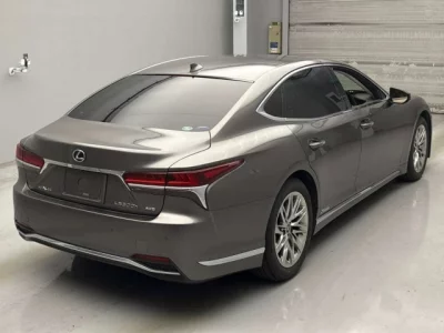 Lexus LS  с аукциона в Японии