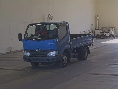 Toyota DYNA  с аукциона в Японии