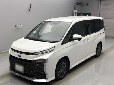 Toyota VOXY  с аукциона в Японии