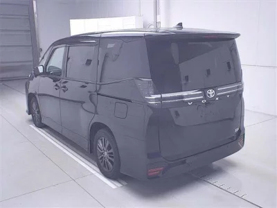 Toyota VOXY  с аукциона в Японии