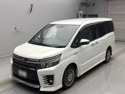 Toyota VOXY  с аукциона в Японии