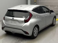 Toyota AQUA лот № 84 оценка 3  с аукциона в Японии 1