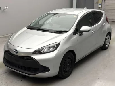 Toyota AQUA  с аукциона в Японии