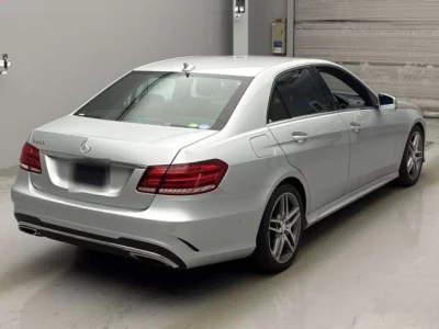 Mercedes-Benz E CLASS  с аукциона в Японии