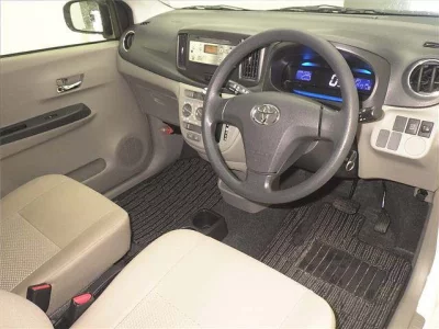 Toyota PIXIS EPOCH  с аукциона в Японии