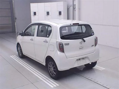 Toyota PIXIS EPOCH  с аукциона в Японии