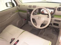 Toyota PIXIS SPACE лот № 70377 оценка 3.5  с аукциона в Японии 2