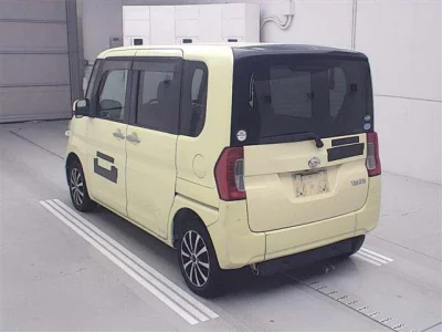 Daihatsu TANTO  с аукциона в Японии