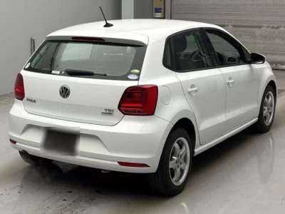Volkswagen POLO  с аукциона в Японии
