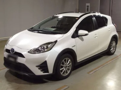 Toyota AQUA  с аукциона в Японии