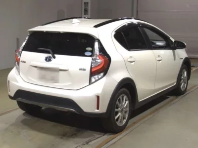 Toyota AQUA  с аукциона в Японии
