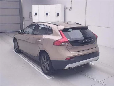 Volvo V40  с аукциона в Японии