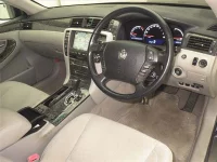 Toyota CROWN лот № 70440 оценка 3.5  с аукциона в Японии 2