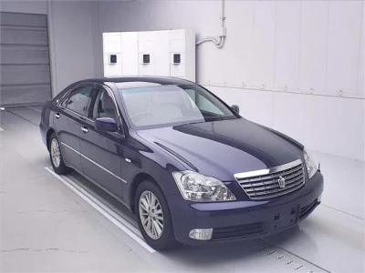 Toyota CROWN  с аукциона в Японии