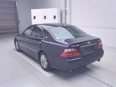 Toyota CROWN  с аукциона в Японии