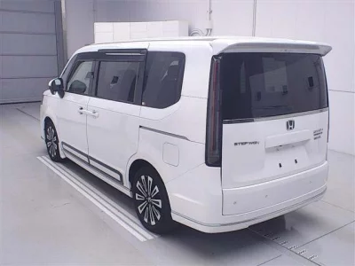 Honda STEP WAGON  с аукциона в Японии