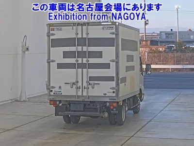 Toyota DYNA  с аукциона в Японии