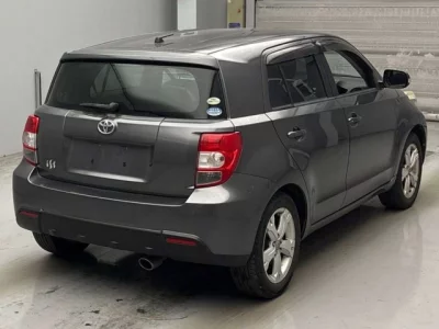 Toyota IST  с аукциона в Японии