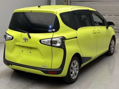 Toyota SIENTA  с аукциона в Японии