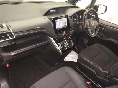 Toyota ESQUIRE  с аукциона в Японии