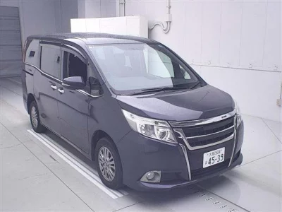 Toyota ESQUIRE  с аукциона в Японии