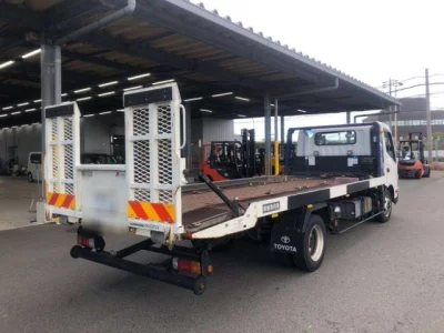 Toyota DYNA  с аукциона в Японии