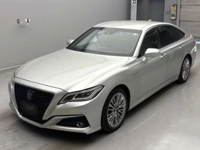 Toyota CROWN  с аукциона в Японии