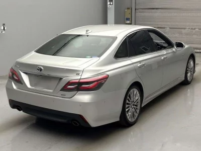Toyota CROWN  с аукциона в Японии