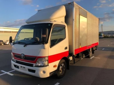Toyota DYNA  с аукциона в Японии