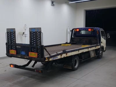 Toyota DYNA  с аукциона в Японии