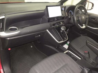 Toyota NOAH  с аукциона в Японии