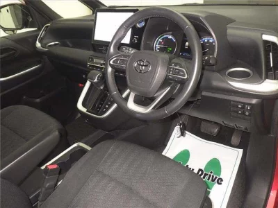 Toyota NOAH  с аукциона в Японии