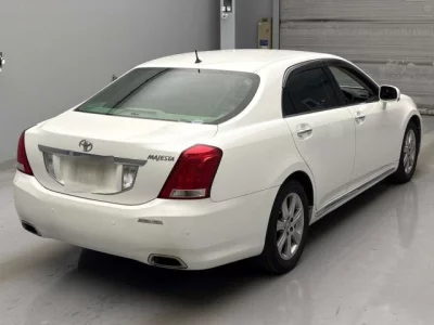 Toyota CROWN  с аукциона в Японии