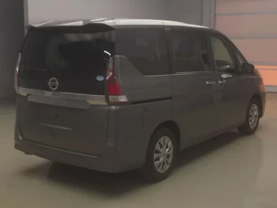 Nissan SERENA  с аукциона в Японии
