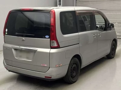 Nissan SERENA  с аукциона в Японии