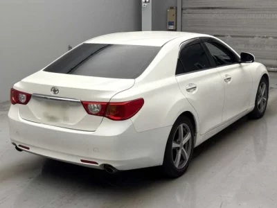 Toyota MARK X  с аукциона в Японии