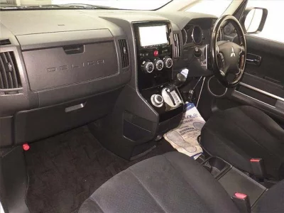 Mitsubishi DELICA D5