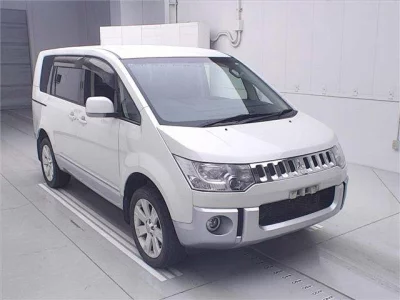 Mitsubishi DELICA D5