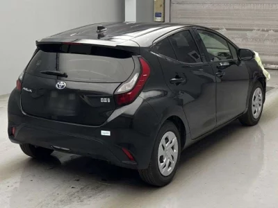Toyota AQUA  с аукциона в Японии