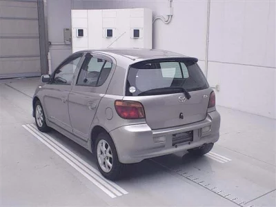 Toyota VITZ  с аукциона в Японии
