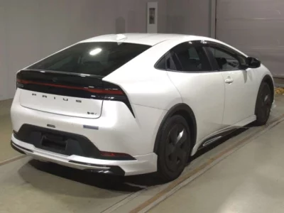 Toyota PRIUS  с аукциона в Японии