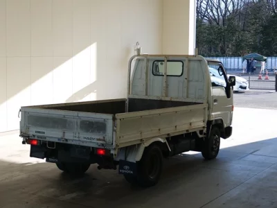 Toyota DYNA  с аукциона в Японии