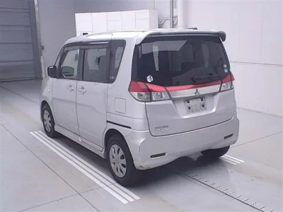 Mitsubishi DELICA D2