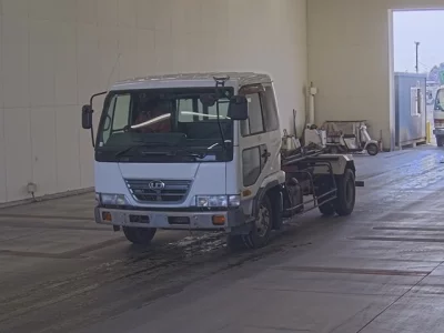 Nissan TRUCK